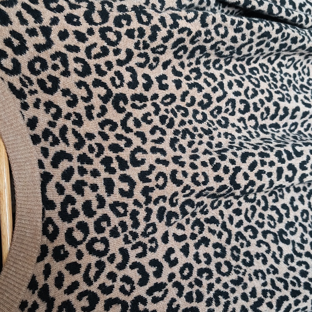A NEW Day Leopard Tan Black Crew Neck Sweater Sz Lg Women - Picture 5 of 12